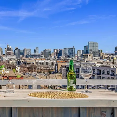 Spectacular Double Rooftop Home 7 Mins To Broadway